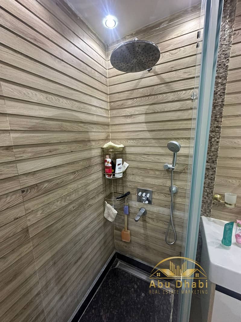 13 53698420-d8ca-4b5c-9b41-6e8dcd67170a. jpg