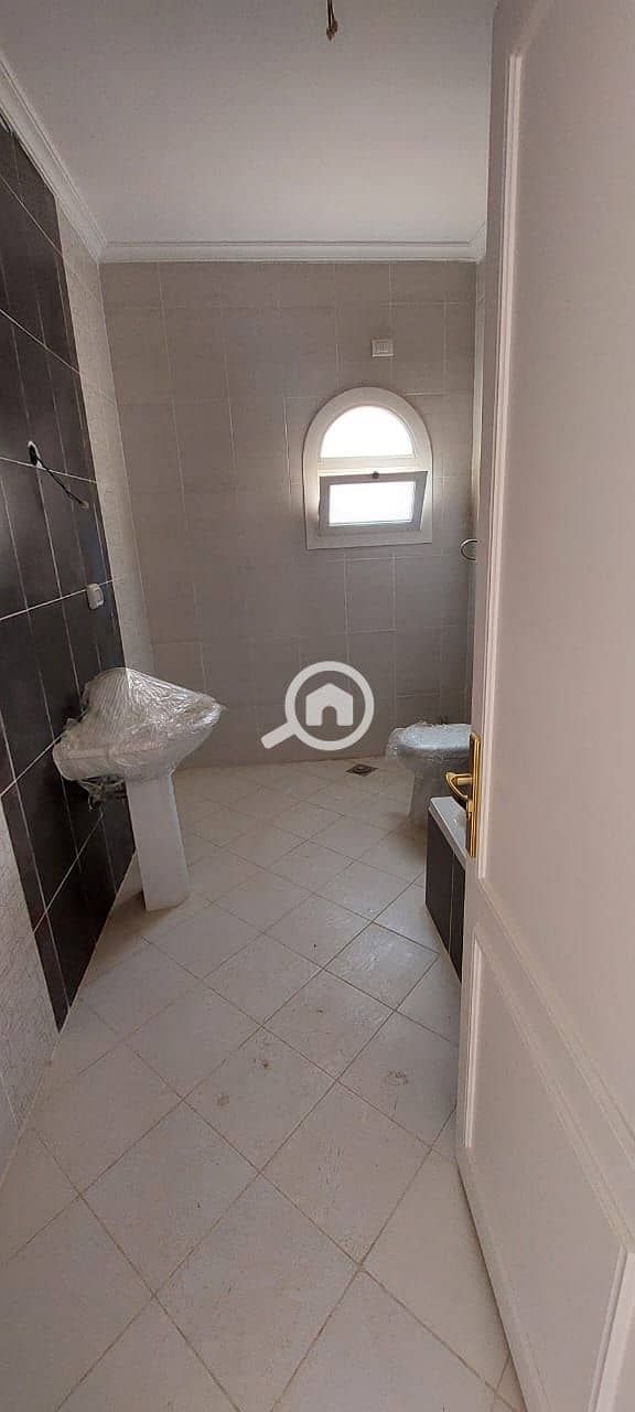 9 5ada9c77-7439-4bf1-8028-26848c27ffdf. jpeg