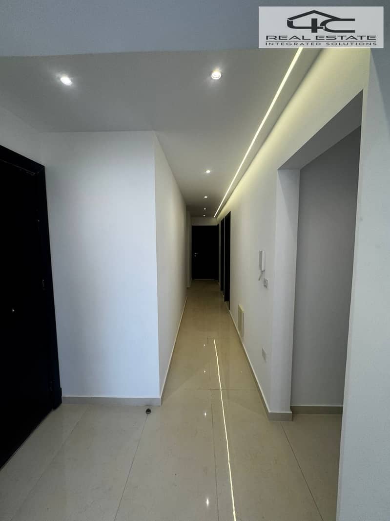 4 WhatsApp Image 2025-12-12 at 16.57. 44. jpeg