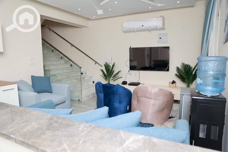 4 3f1ed6b8-6af2-4e73-ac5c-cfa836139790. jpeg