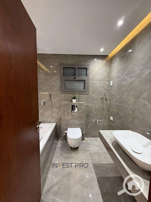 10 6,500,000ص                             _600x800 (1). jpg