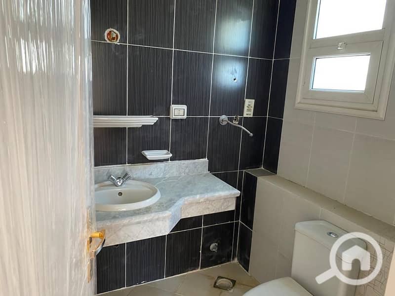 2 8e0139a5-148c-4334-97e7-5a4332d5e3a6. jpg