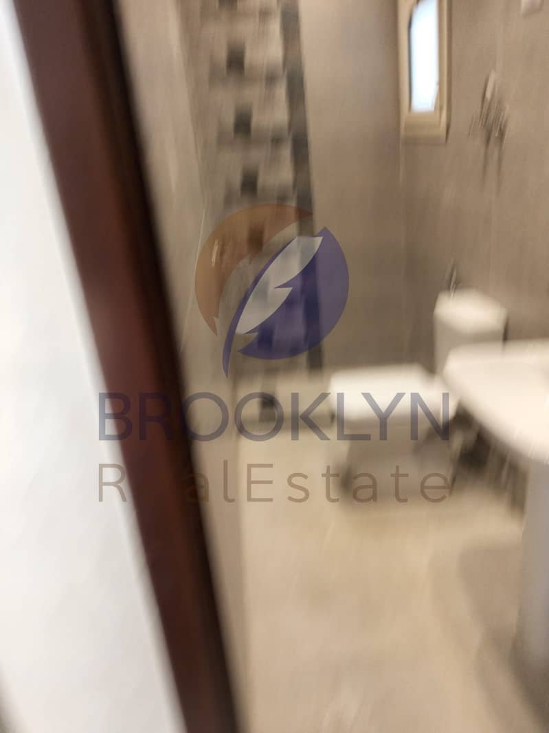 9 WhatsApp Image 2025-12-14 at 22.34. 48_52562202. jpg