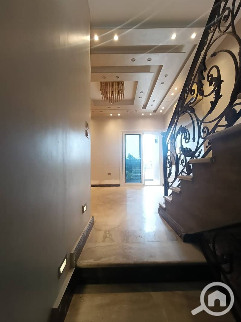 3 aa8295f6-714c-4190-bd88-fad3132ca414. jpeg