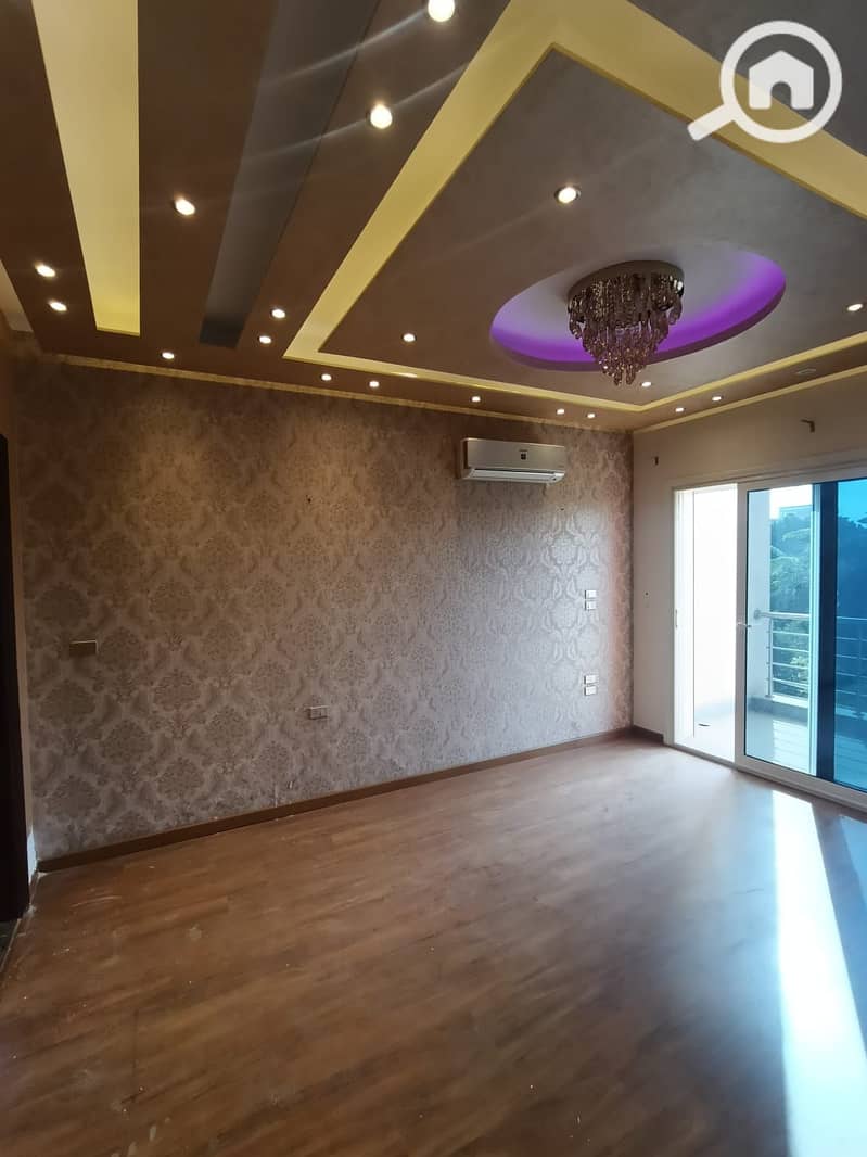 5 8e52f0b8-71a6-4914-b12c-dfd80270eb94. jpeg