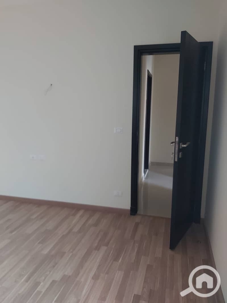 2 5ccbd2c8-d114-423b-bbb5-a2087fdd1b81. jpeg