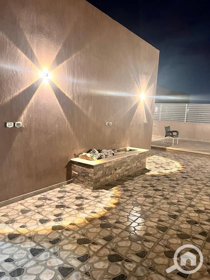 4 0889221c-b881-4495-a8f9-24d0f91b80cc. jpeg