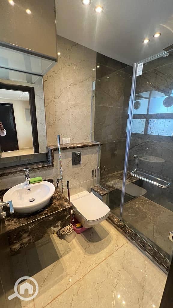 2 b4864a96-0844-42b0-a2d7-5d17fcdf8381. jpeg