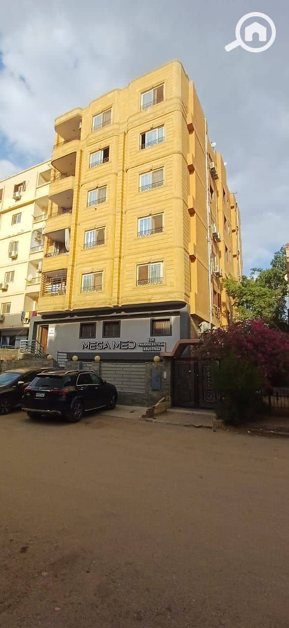 2 b719d3fe-bf19-4e6e-8051-568516bf9907. jpg