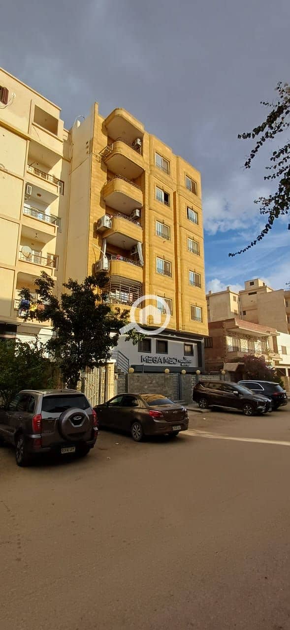 7 d048894d-97cc-49f1-b0fc-231916330c13. jpg