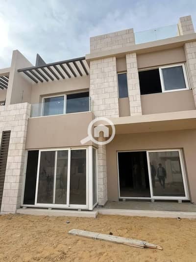 4 Bedroom Townhouse for Sale in 6th of October, Giza - 487306343_1058185299662440_1436854824539719197_n. jpg
