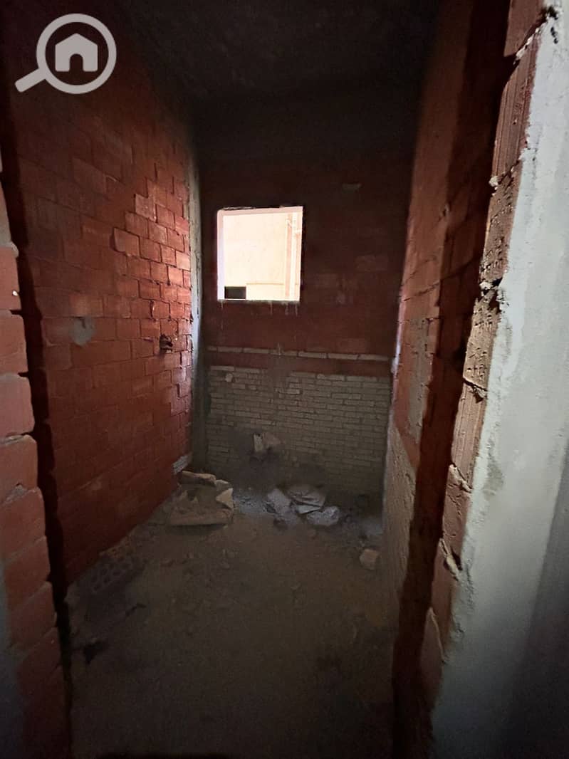 9 d97a524c-212c-435d-b571-fc60f9573757. jpg