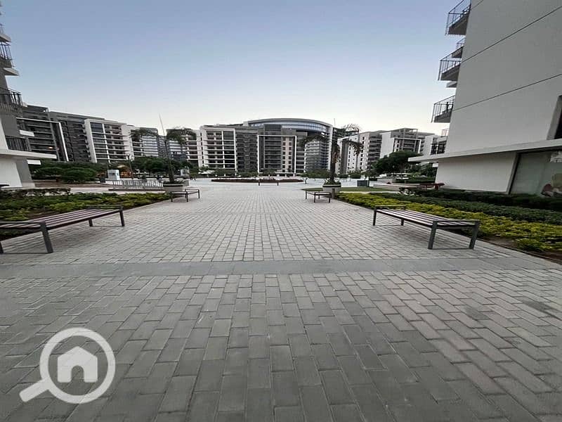 10 fe87263b-af82-4c6e-9c9e-995a31b11af6. jpg