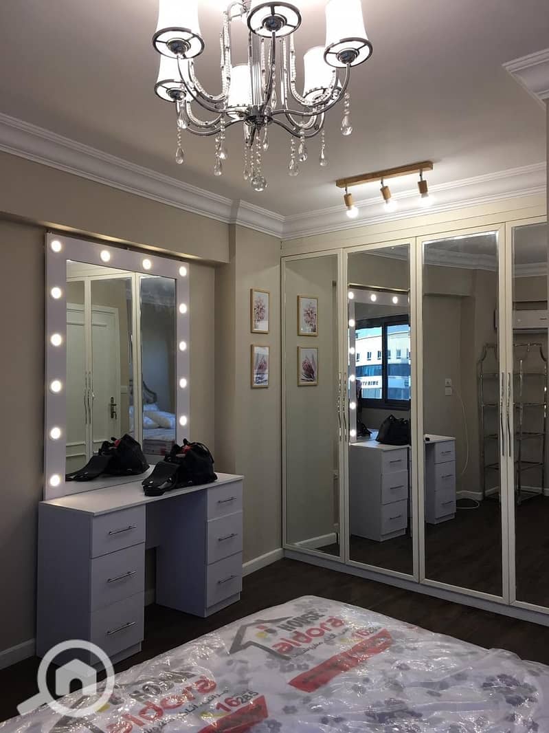 9 512a14a5-ee1b-4f4c-906a-9e1fcc67e3ea. jpeg