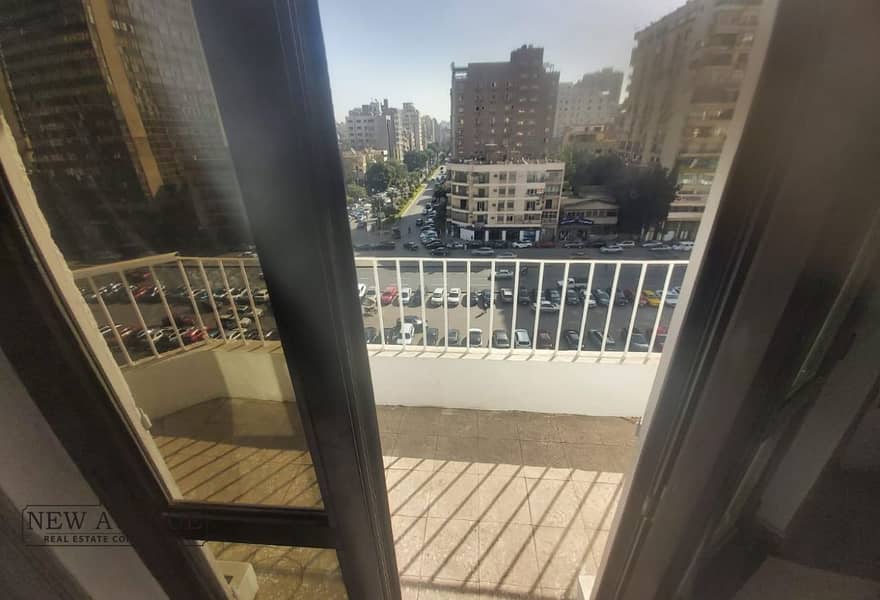 2 b6f4ccc7-cb59-4543-b292-04a32aef4c1b. jpg