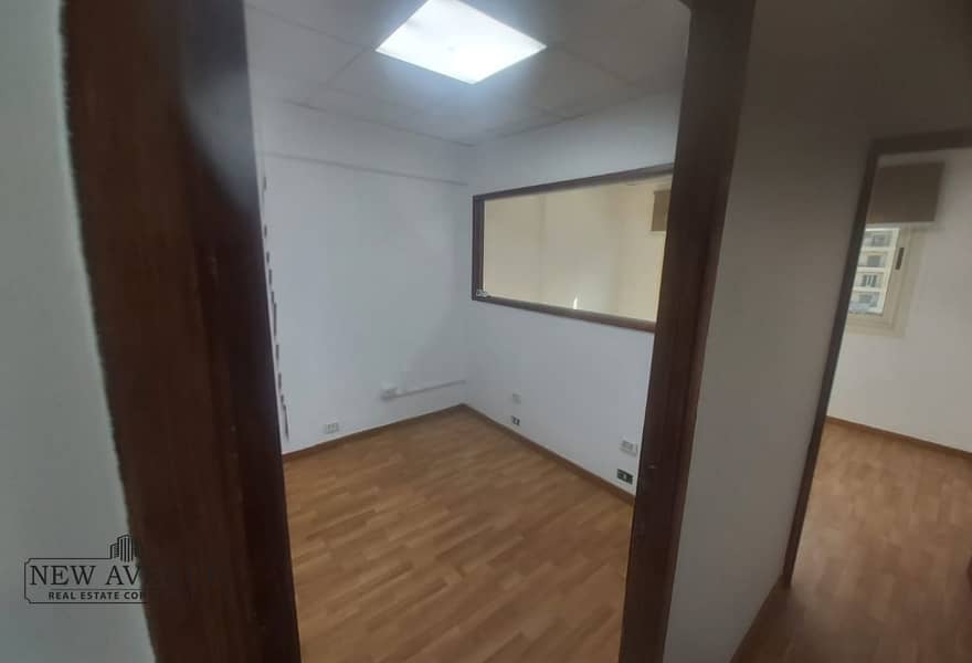 3 02f70e83-b4c7-445b-b1d7-d1c3cae7c31d. jpg