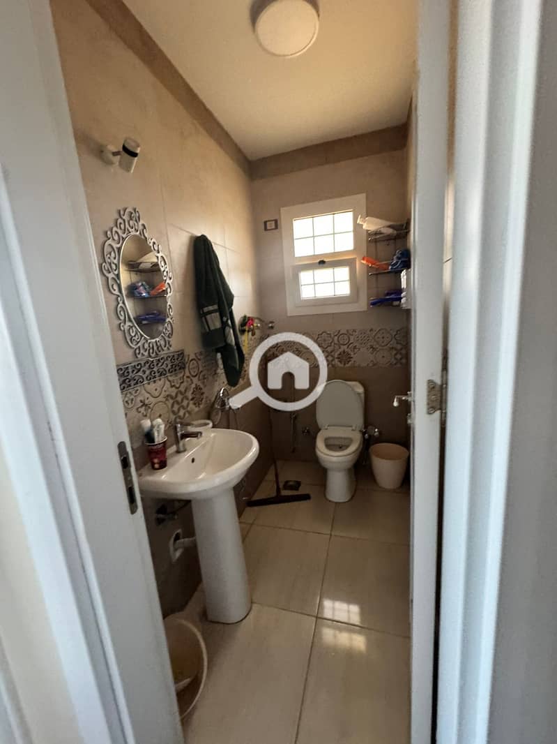 11 04f77b6f-932b-48f4-bd67-7b87584b1bc0. jpeg