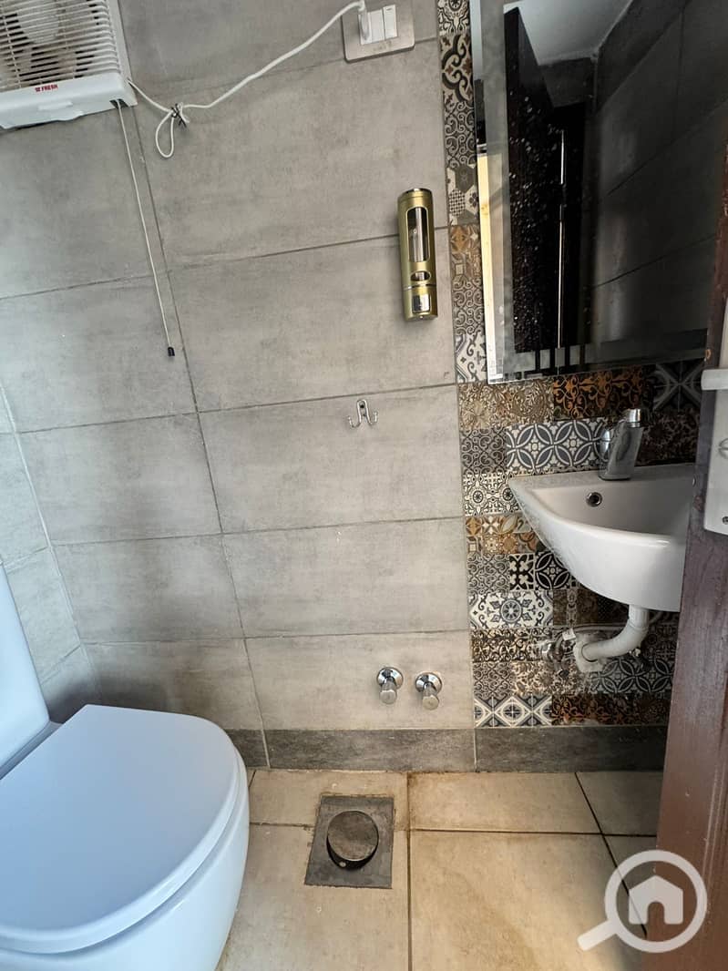 43 5976f793-901a-4bb9-8163-d1e10fc789ae. jpeg