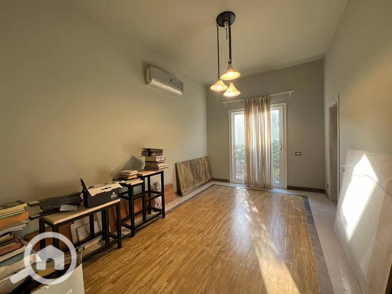 12 0d219168-5b4f-48b5-8d27-d716beea2dd4. jpeg