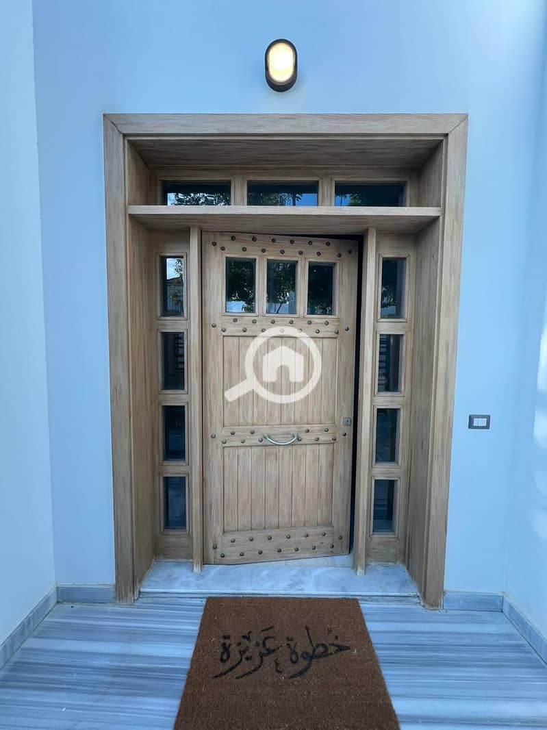 18 e5a9089a-f03d-43b8-8b51-0cb781d05409. jpeg