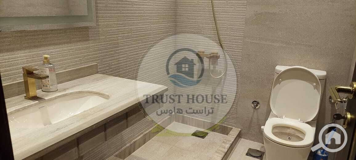 4 WhatsApp Image 2025-10-19 at 13.16. 29. jpeg