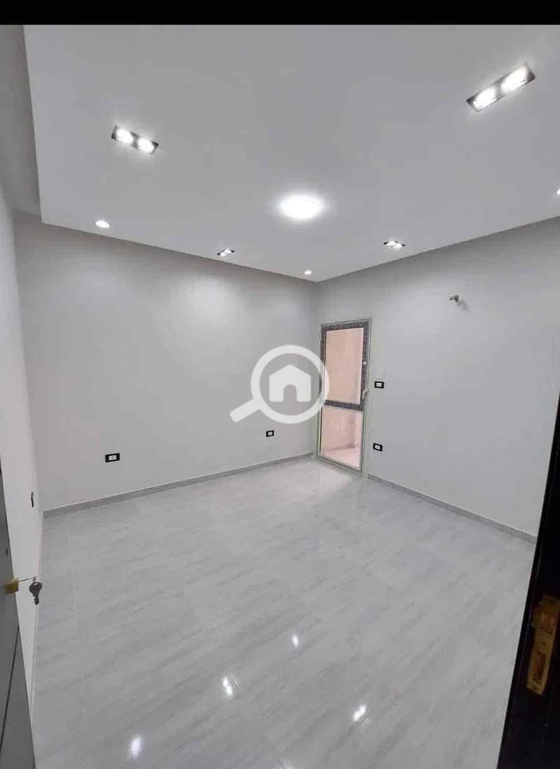 3 817f8875-169c-44c2-8fd8-04e8bc5d4369. jpg