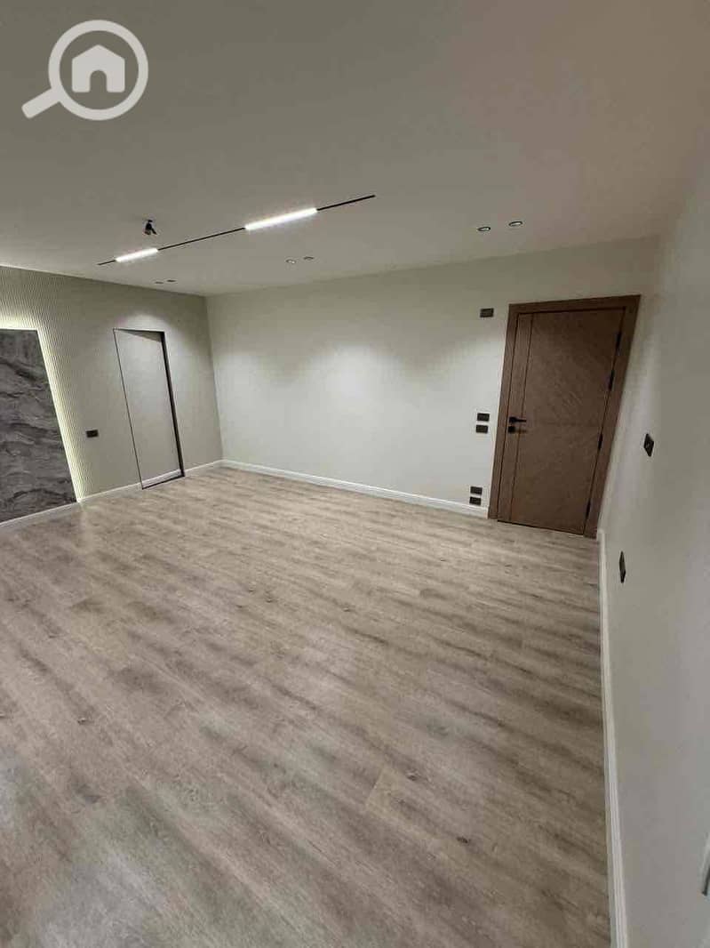 2 6e8e13eb-39dd-4931-a8b1-3a66f3c9da72. jpg