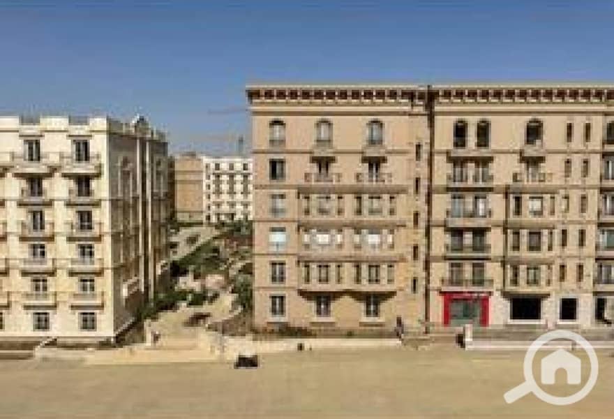 2 8075340-6ce8fo. jpg