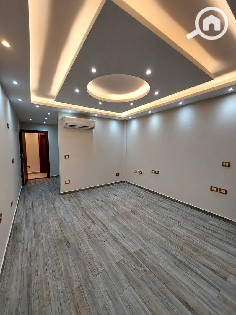 10 WhatsApp Image 2025-12-15 at 13.17. 23_503e3990. jpg