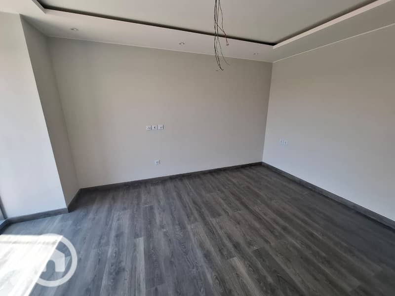 4 WhatsApp Image 2025-12-14 at 4.26. 36 PM (1). jpeg