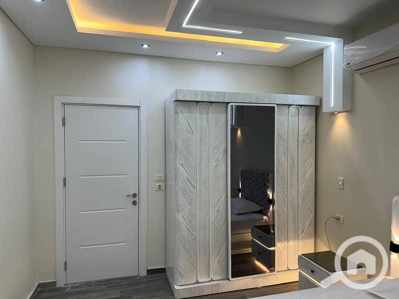 14 98a30686-880b-43c9-9e8a-dfa3714ca495. jpg