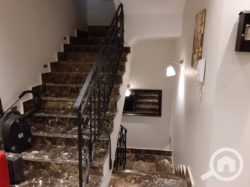 17 e63a1fcb-4b4e-46d5-bd2e-4b288e5e5b67. jpeg