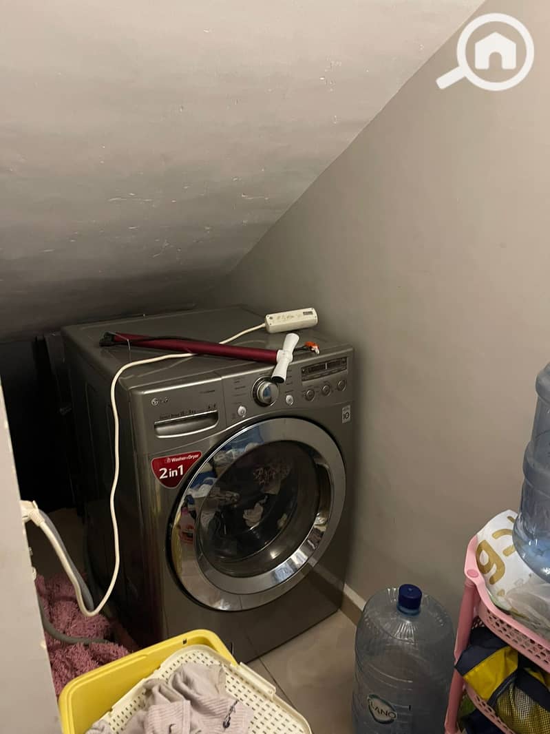 18 e795d4d0-f9d2-47b2-93c3-c3b47fabf015. jpeg