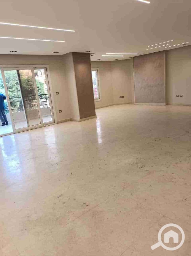 1000531955. jpg 1000531955. jpg