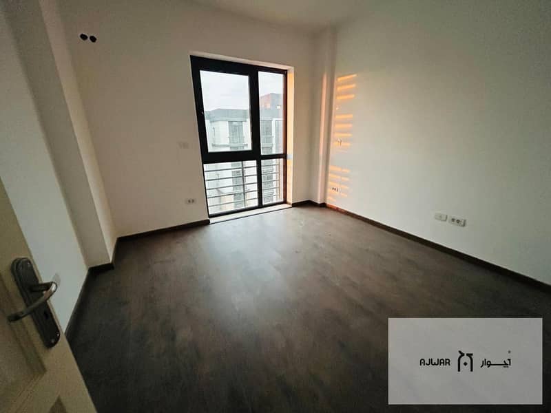 11 8ba2dcdc-cd7c-457a-a16e-83a582135d8b. jpg