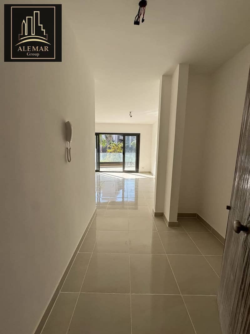 4 6144d6f6-d706-44e6-bc7b-80799d365315. jpg