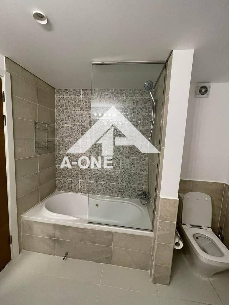 5 4be211b0-b2d8-4b6e-80b9-30bcec4aa5c5. jpg