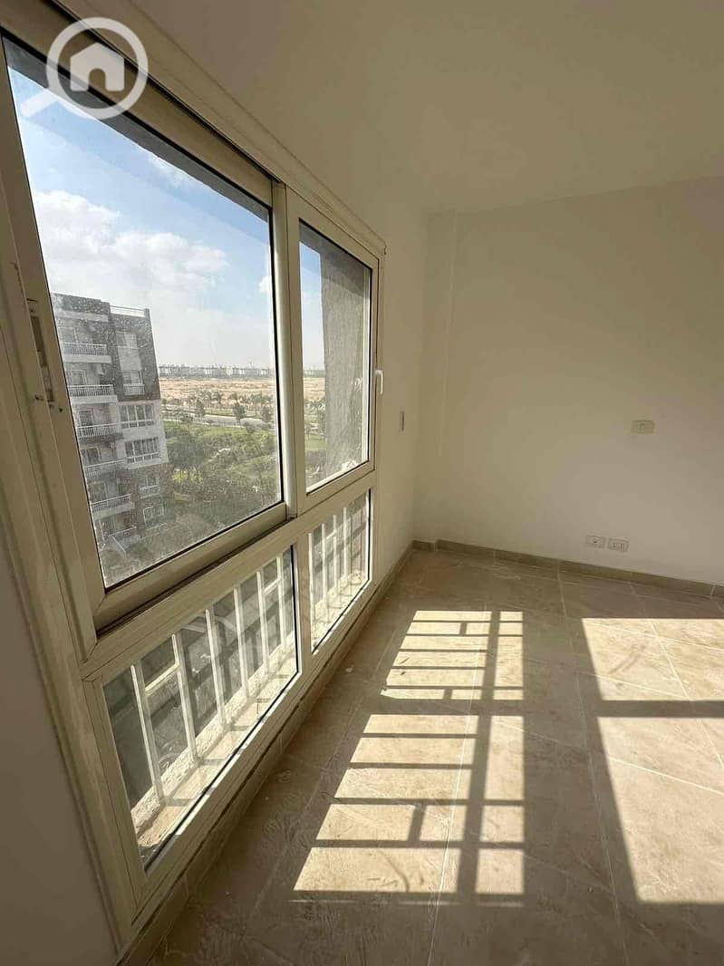 3 ba956686-7c33-43d8-b40d-280b99910268. jpg