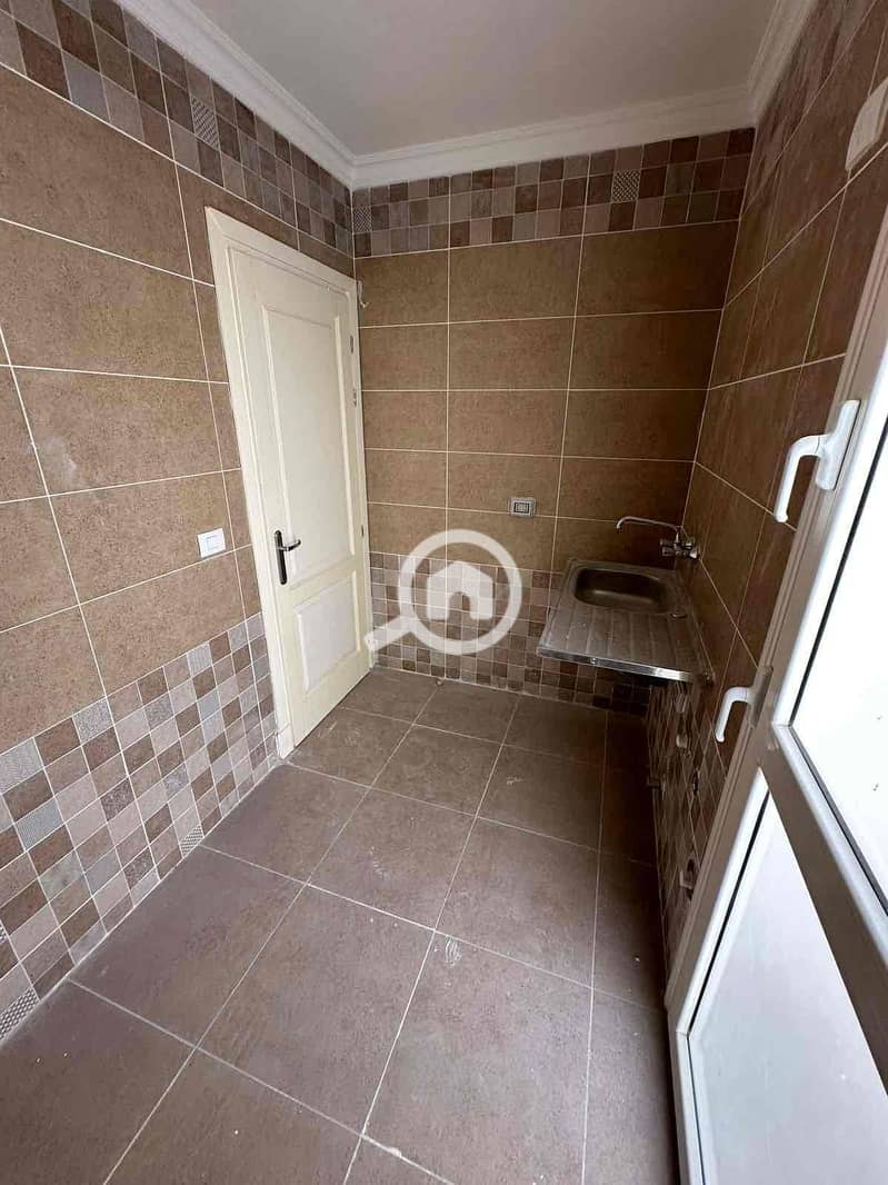 8 3940d362-74e5-4920-a5e2-6b5ed7268f01. jpg