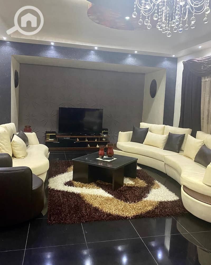 2 5993c8b7-e8e9-4477-9740-8e7dd03e8ae0. jpeg