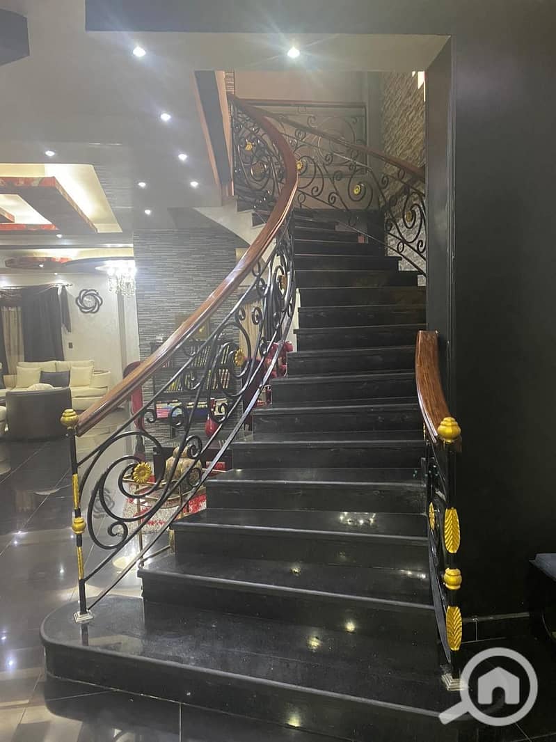 4 70f9e31e-bf46-467e-9cca-174effdb46a2. jpeg