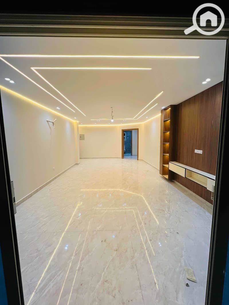 8 6adaba46-a4c4-497e-b9a1-3c18f3179538. jpg