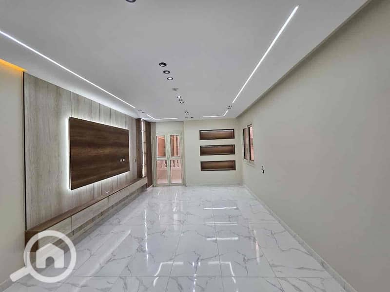 9 6e08d95a-95d3-4ba1-ad90-024f1b44a804. jpg