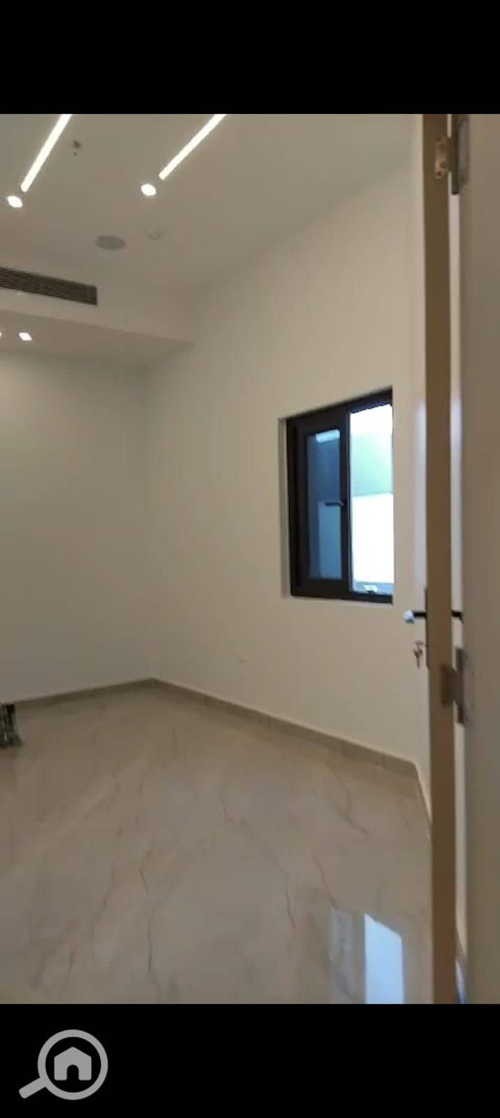 4 00cd13e1-4904-482c-aec9-ea7a53472b68. jpg