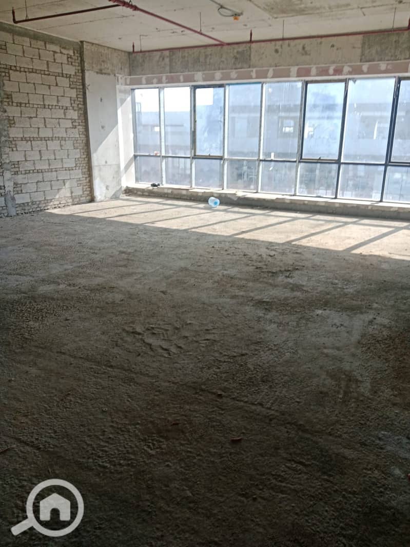 4 76036e35-8e04-4398-89e9-7e1f6b212260. jpg