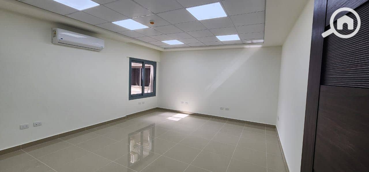 10 WhatsApp Image 2025-12-14 at 4.34. 50 PM (1). jpeg