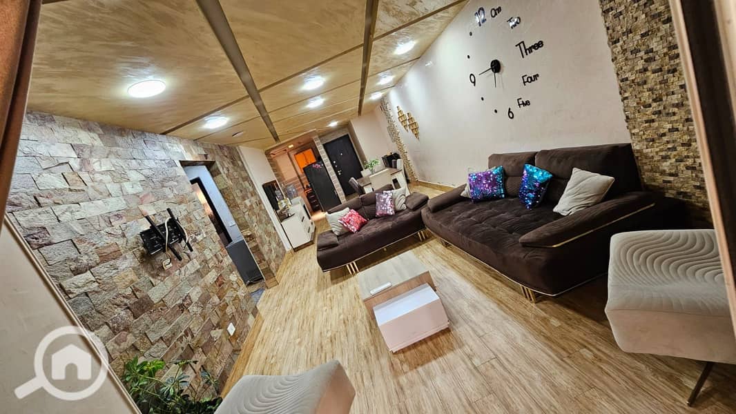 19 WhatsApp Image 2025-12-15 at 14.13. 55_afe76d8d. jpg