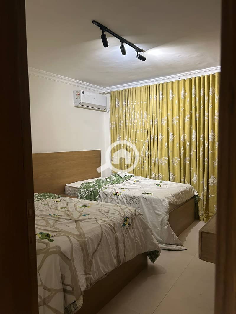 7 5eda1b3a-abec-4a45-99f2-8db8a4ffa242. jpeg