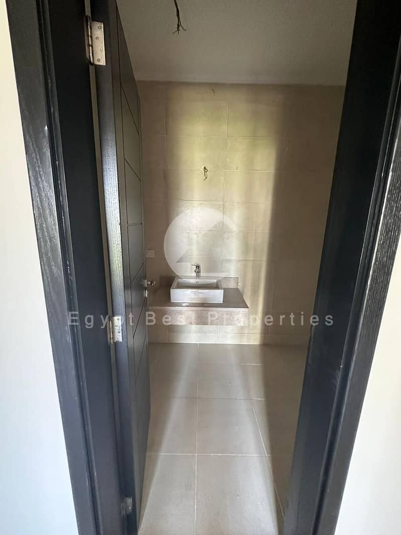 16 WhatsApp Image 2025-11-06 at 12.59. 54_f95fa74a. jpg