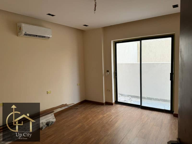 6 0b55601a-f4a9-413b-81e5-b0a91e63f5db. jpg